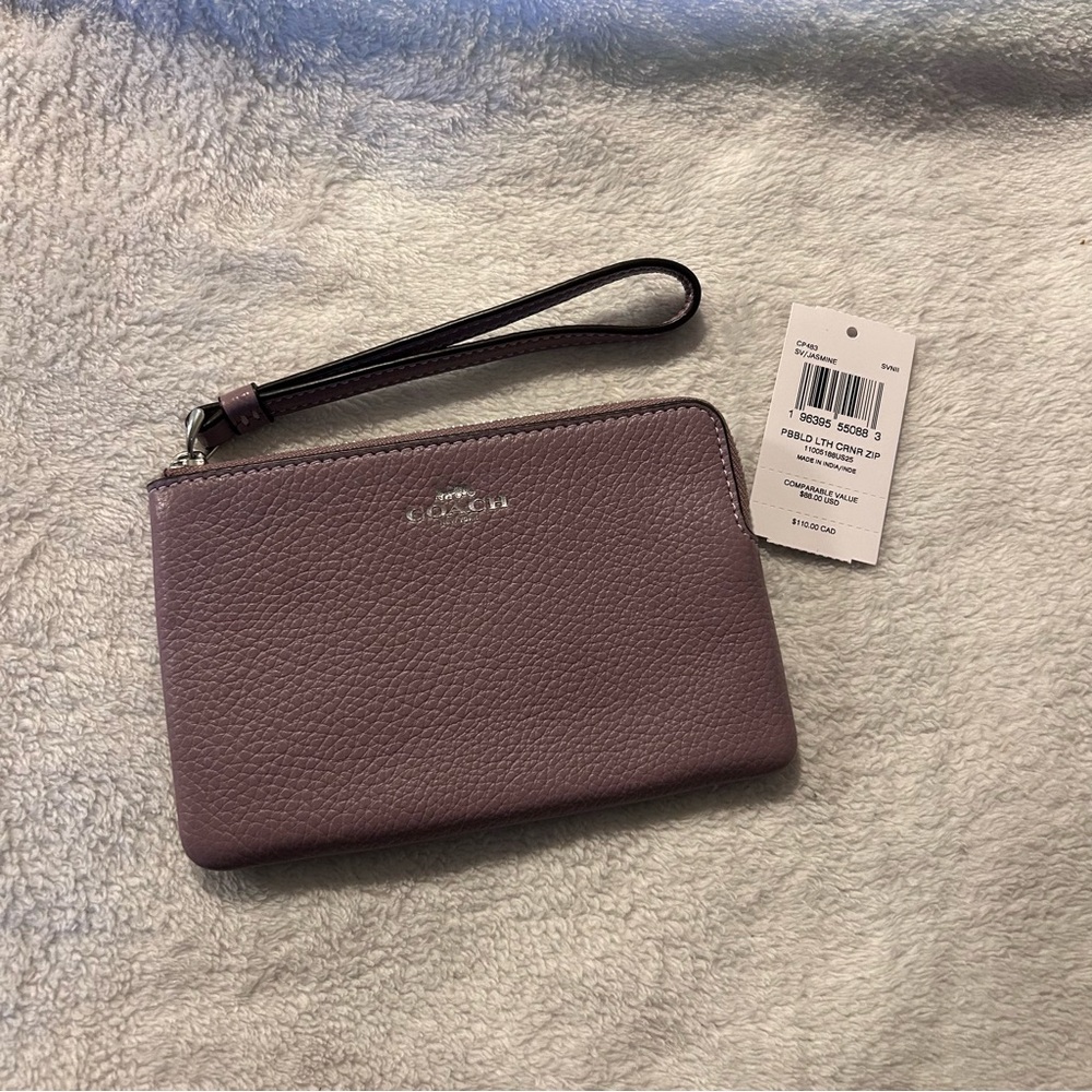 COACH Leather Corner Zip Wristlet in Lavender EUC